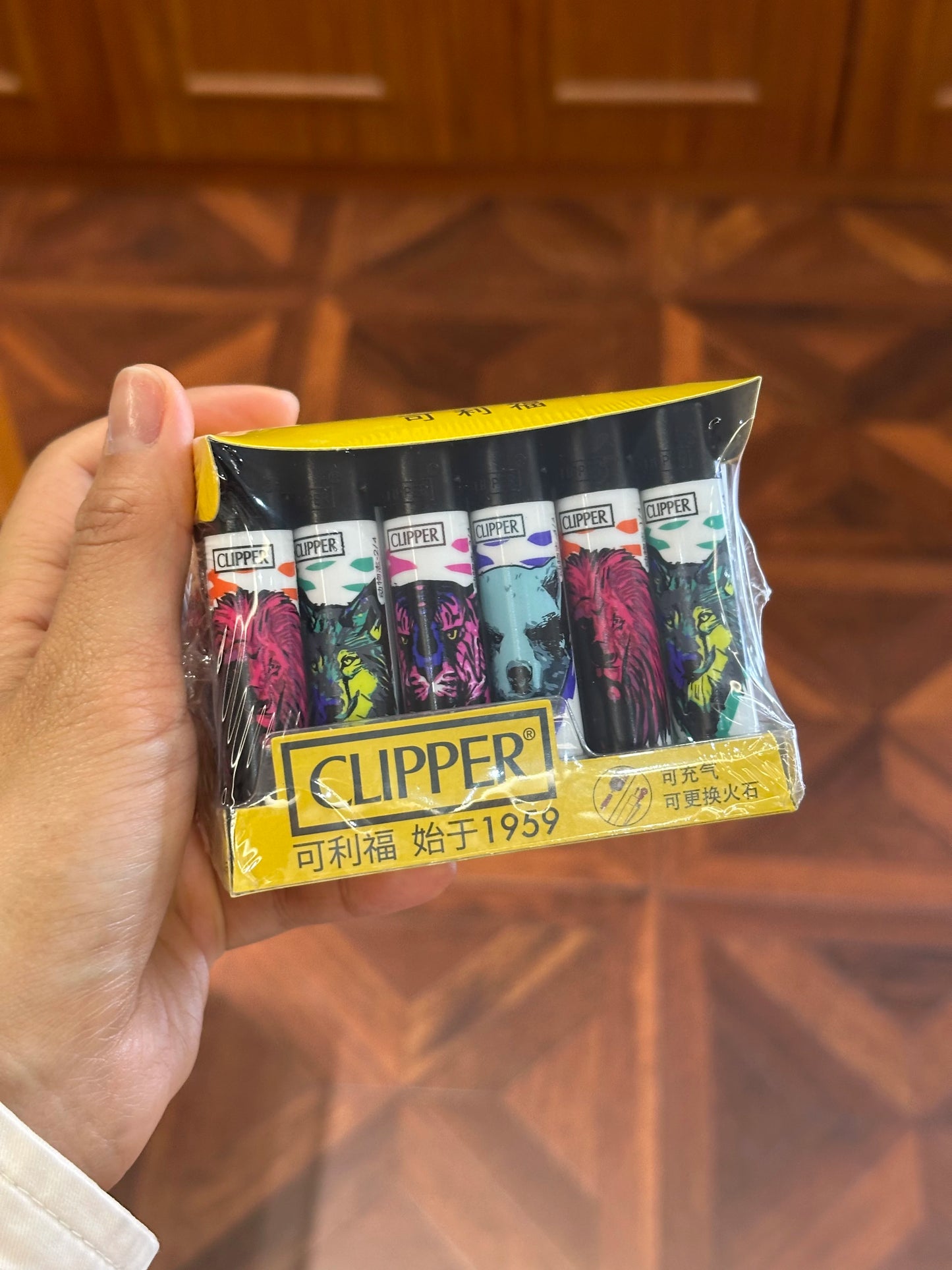 Clipper Lighter Grinding Wheel Mini Lighter Butane Flashlight Lighter (24pcs) Men's Small Tools Cool Gift Cigarette Accessories