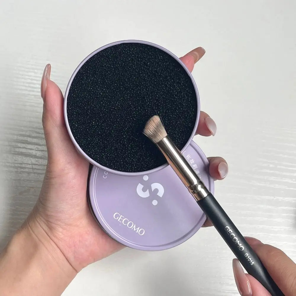Portable Makeup Brush Cleaner Soft Lightweight Makeup Brush Cleaning Box Dry Cleaning Durable Make Up Brush Cleaning Tool Girl