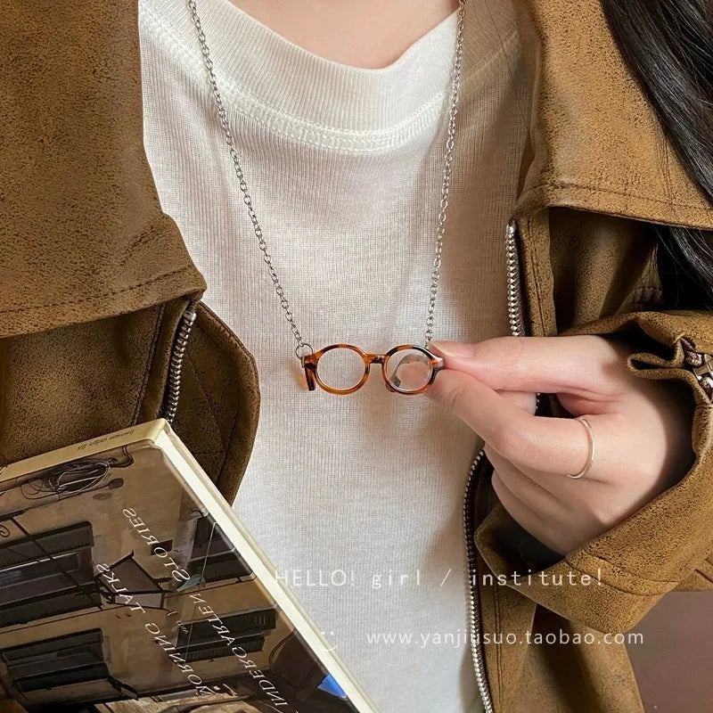 Artistic Glasses Shaped Necklace Niche Design Style Glasses Pendant Necklaces Simple Versatile Jewelry Fashion Necklace Gift