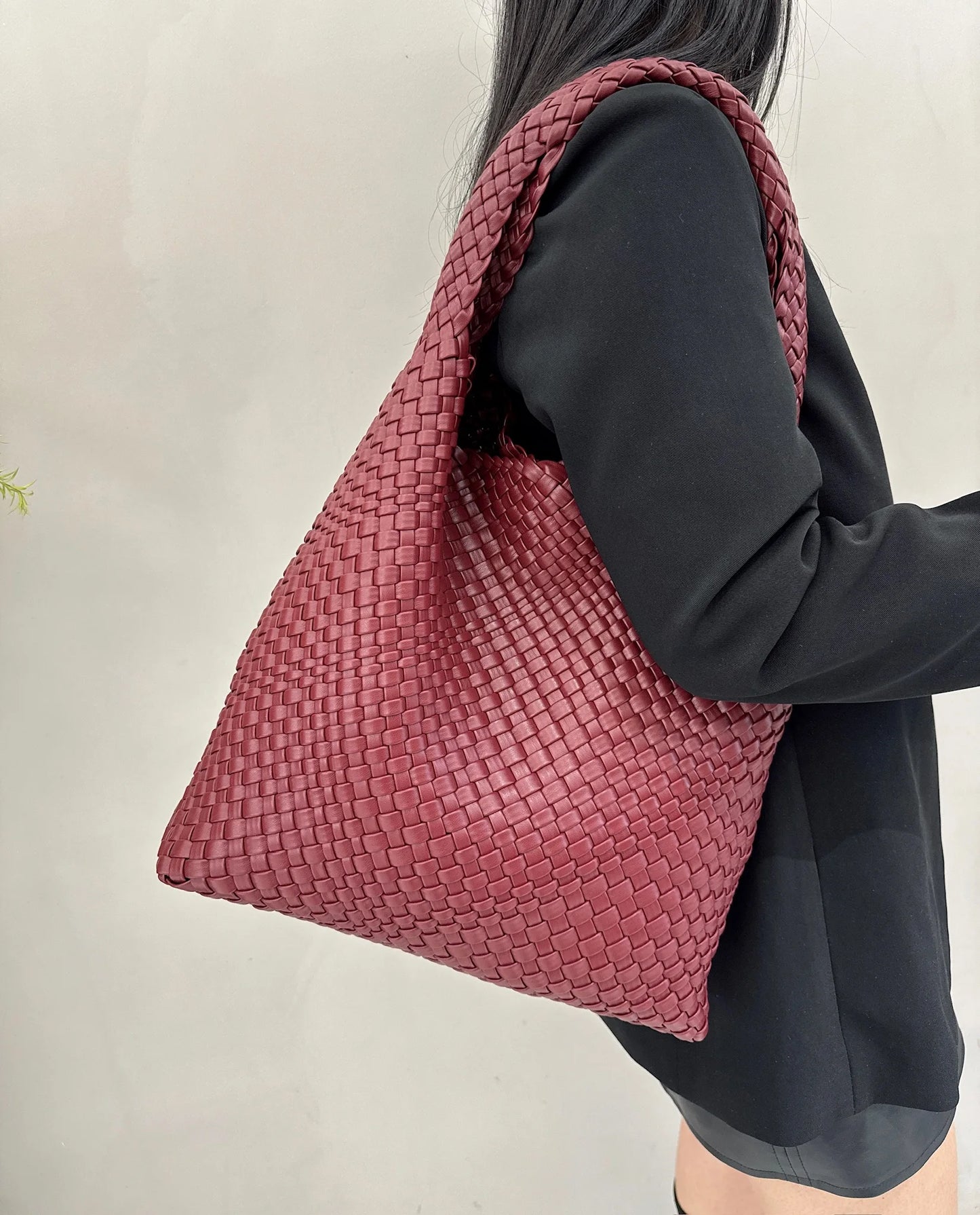 Women's fashion bags Women's bags promotion 2024 Fall and winter Explosive Models PU Hand-woven shoulder bag for women