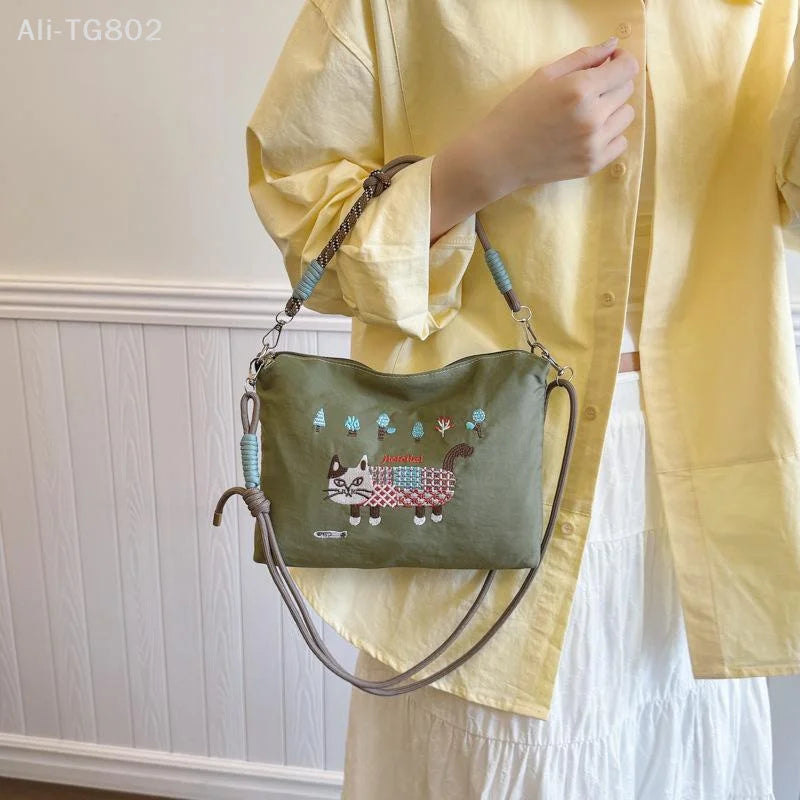 Ladies Tote Bag Lazy Ins Wind Japanese Embroidery Fashion Joker Large-capacity Durable Shoulder Bag Commuter Messenger Bag