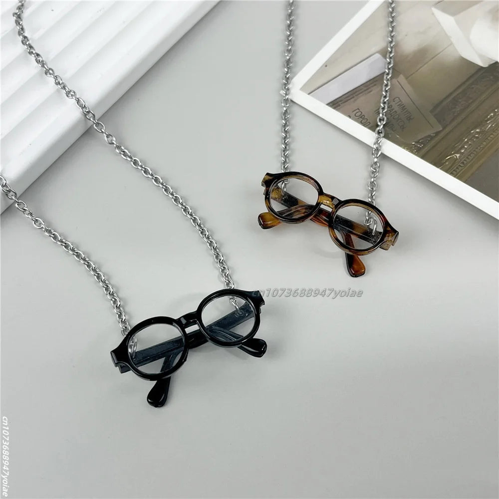 Artistic Glasses Shaped Necklace Niche Design Style Glasses Pendant Necklaces Simple Versatile Jewelry Fashion Necklace Gift