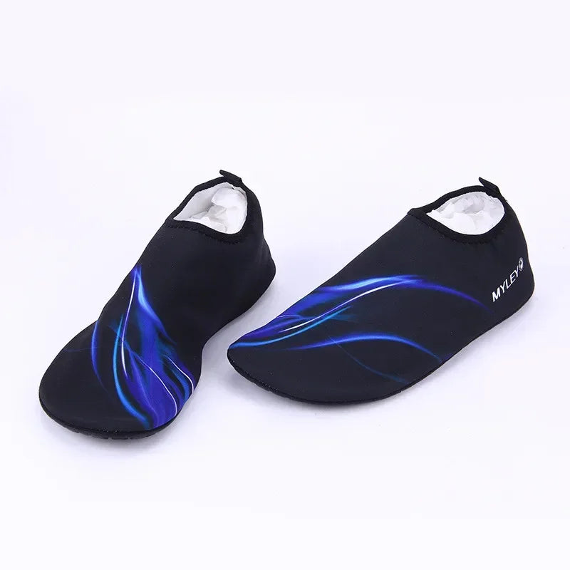Water Shoes Men and Women Beach Camping  Adult Flat Soft Walking Lover Yoga  Sneakers Zapatos De Mujer Barefoot Shoes