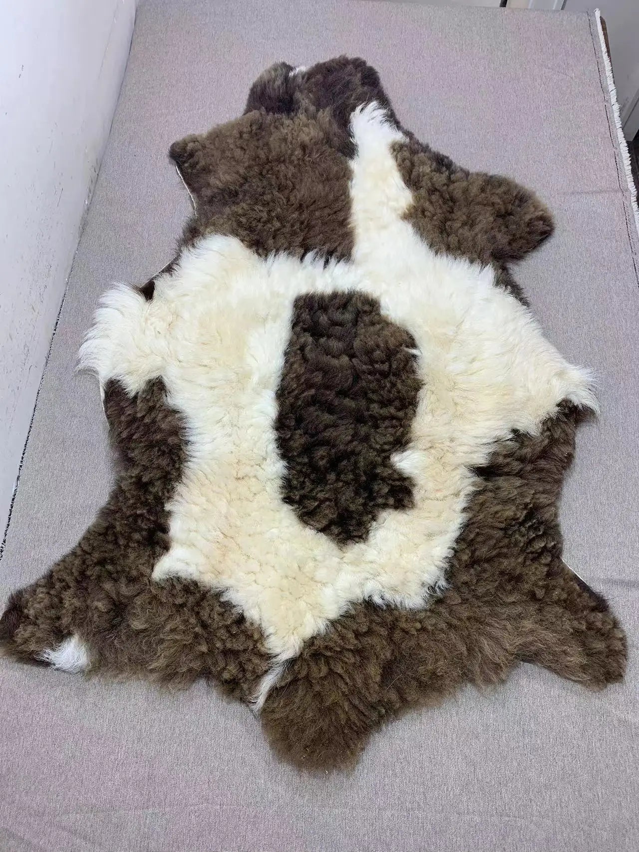 100%Sheepskin Bed Blanaturl sheepskin fur a one-piece orphan pattern sheepskin bedside blanket, leisure sofa cushion whole wool