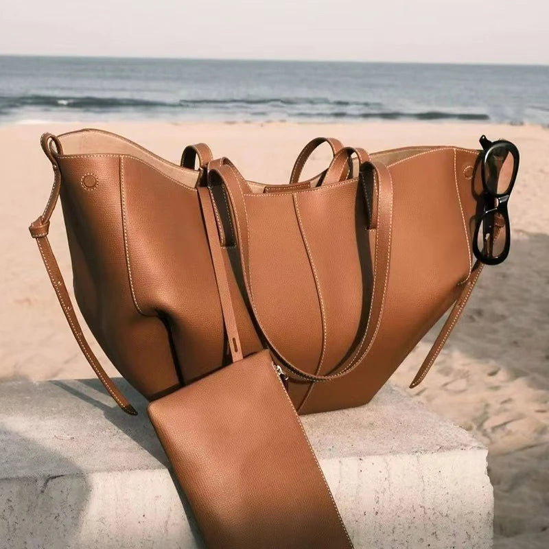 Ladies' fashionable large capacity wing shaped single shoulder handbag, suitable for commuting and shopping
