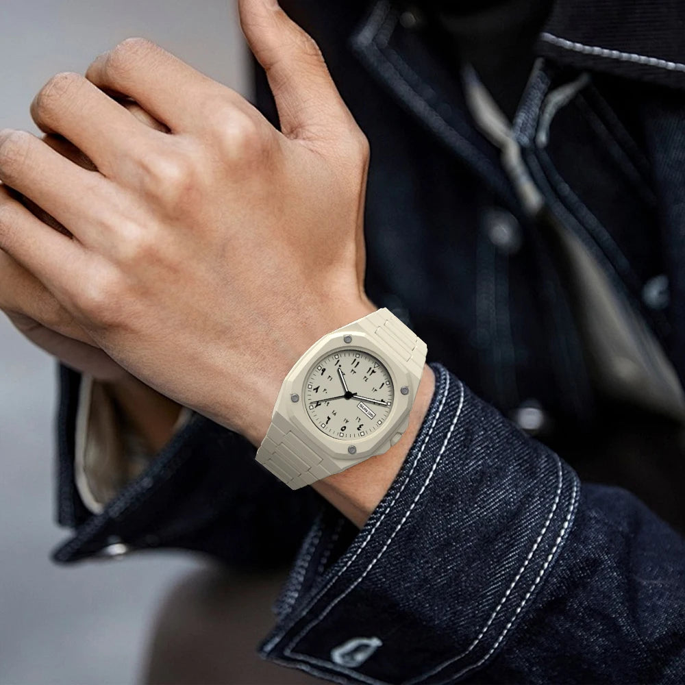 Both men and women can wear this stylish new men's watch. It is a simple black men's quartz watch with Arabic numerals and a cas