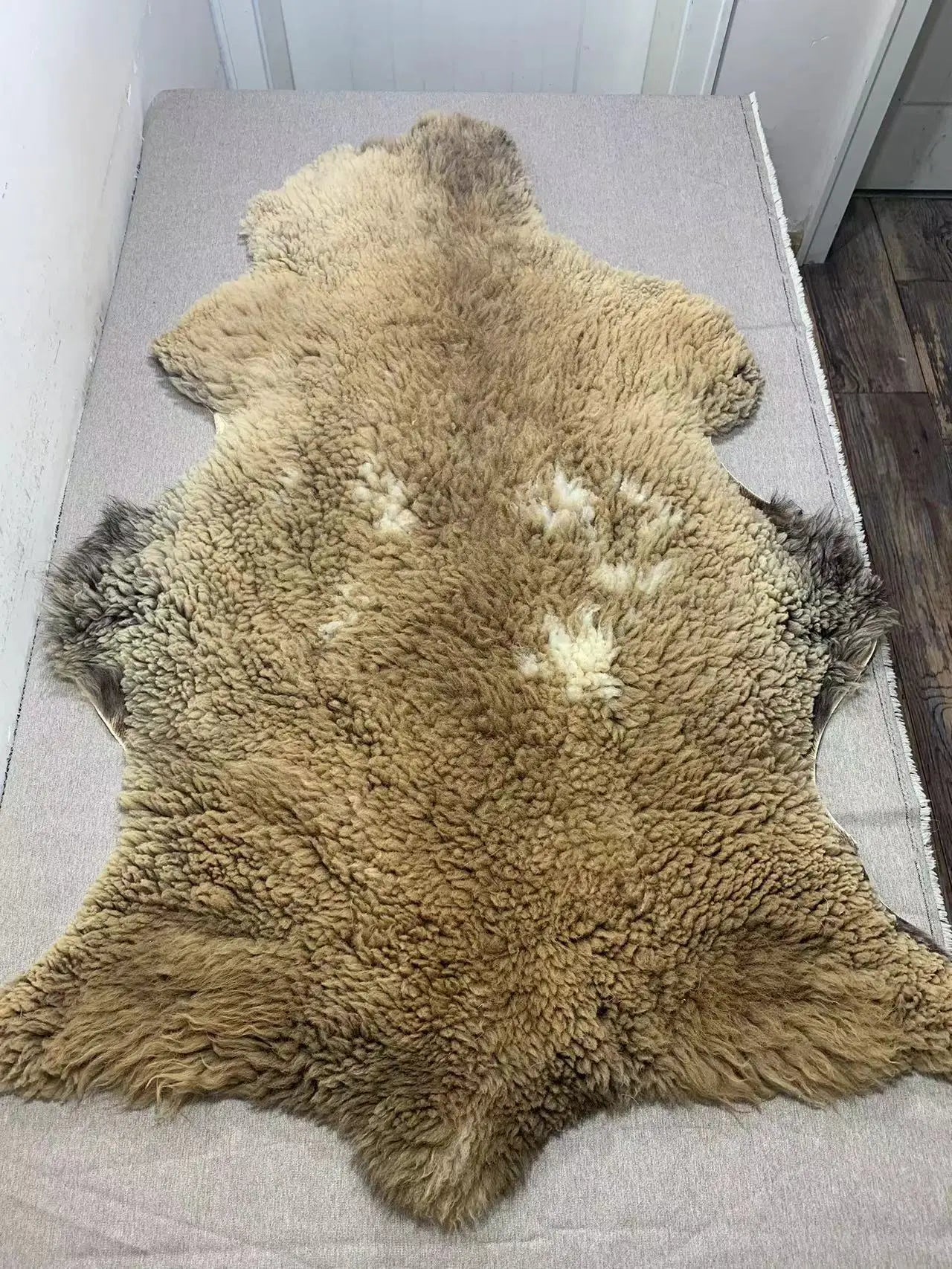 100%Sheepskin Bed Blanaturl sheepskin fur a one-piece orphan pattern sheepskin bedside blanket, leisure sofa cushion whole wool