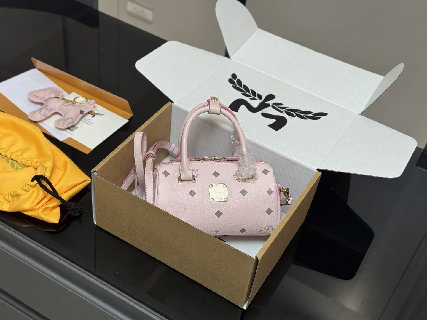 Fashion tote bag - genuine leather women's bag - Boston Aren mini pillow bag - Fashionable and versatile, with superior quality.