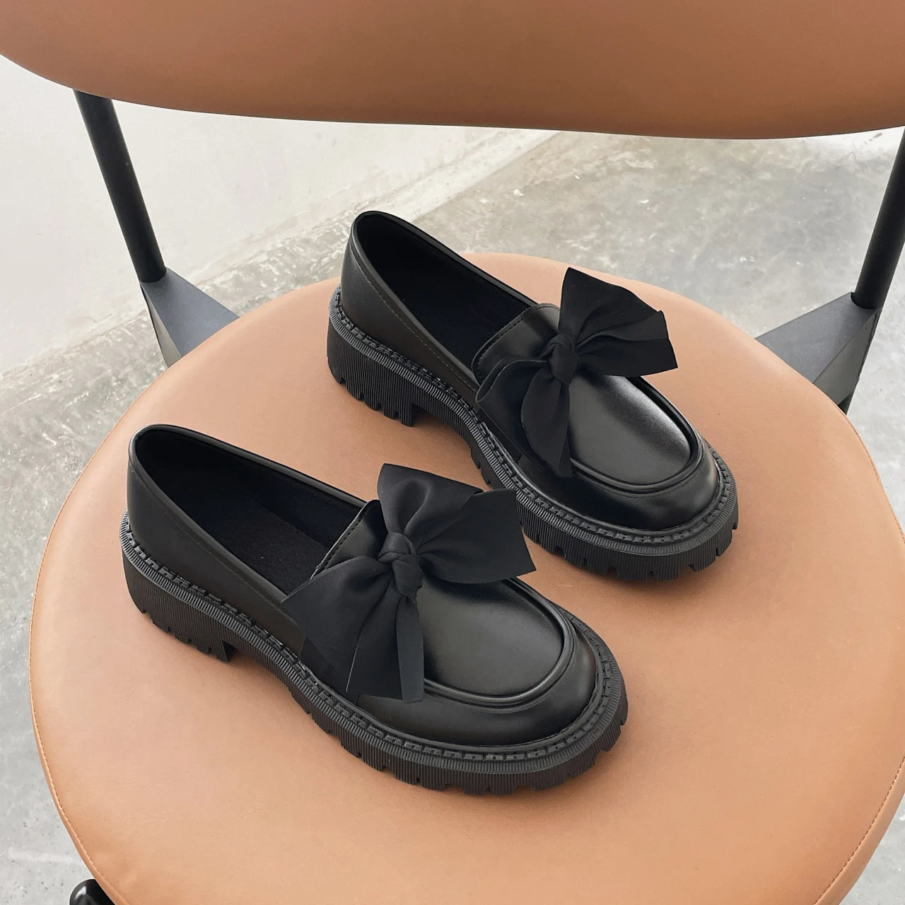 Women Flat Shoes Bow Leather Shoes Ladies 2024 New Autumn Thick Heel Loafers Woman Fashion Comfortable Work Shoes Zapatos