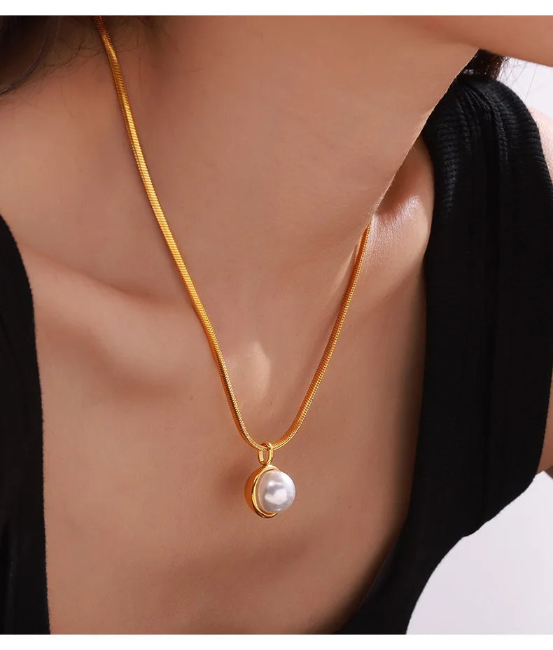 Women's Necklace with Retro Style Pearl Natural Stone Pendant Titanium Steel Lock Chain Fashionable Jewelry Accessories
