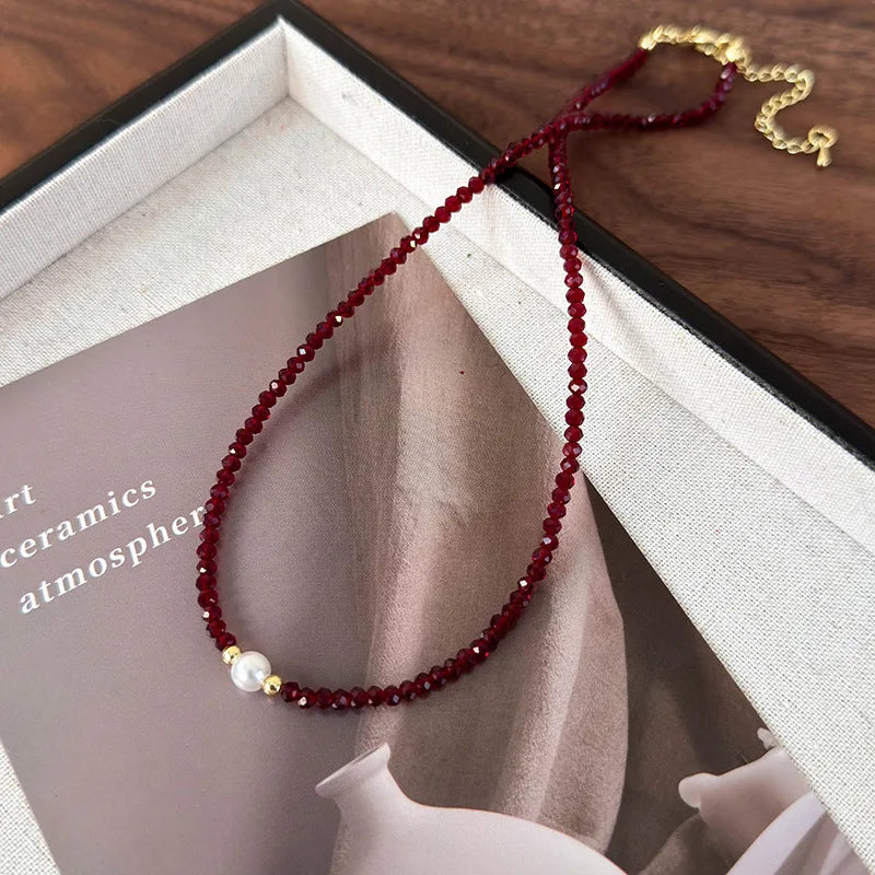 Fashionable Red Pearl Glass Bead Necklace with Unique Design and Luxury Feel for Collarbones