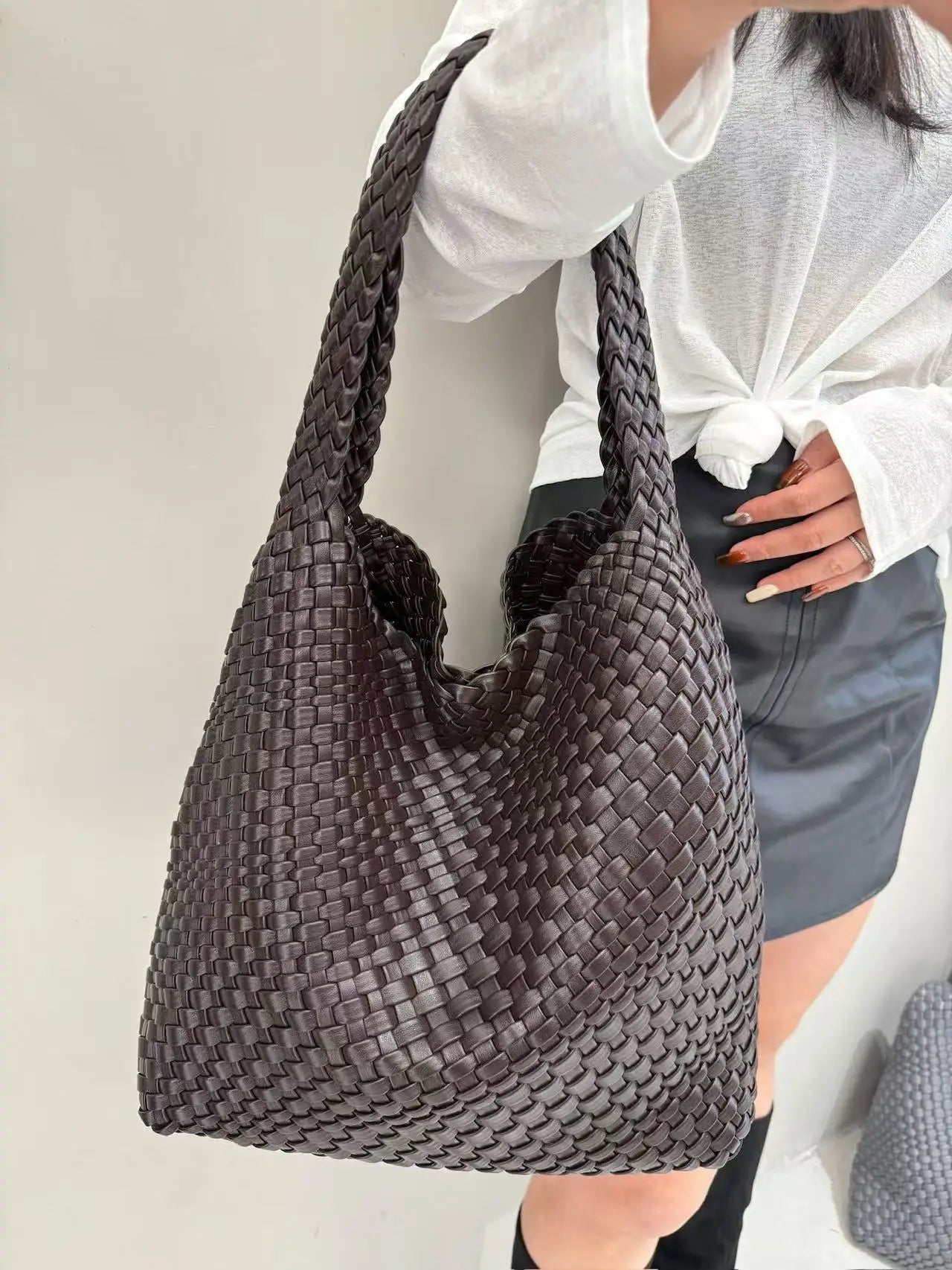 Women's fashion bags Women's bags promotion 2024 Fall and winter Explosive Models PU Hand-woven shoulder bag for women