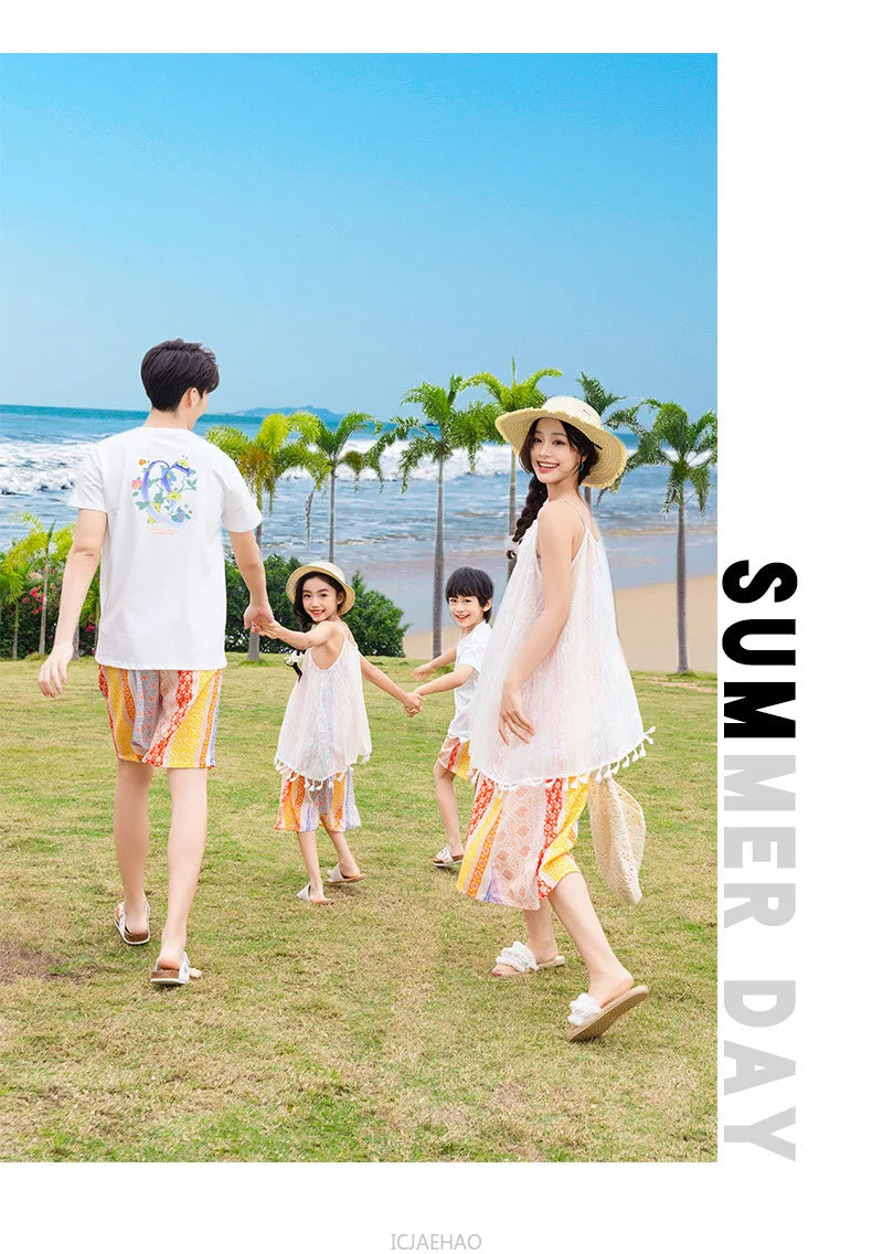 Dress 2025 Woman Vacation Couple Parent-child Beach Family Resorts Look Matching Holiday Outfit Mom Daughter Clothes Dad Son Set