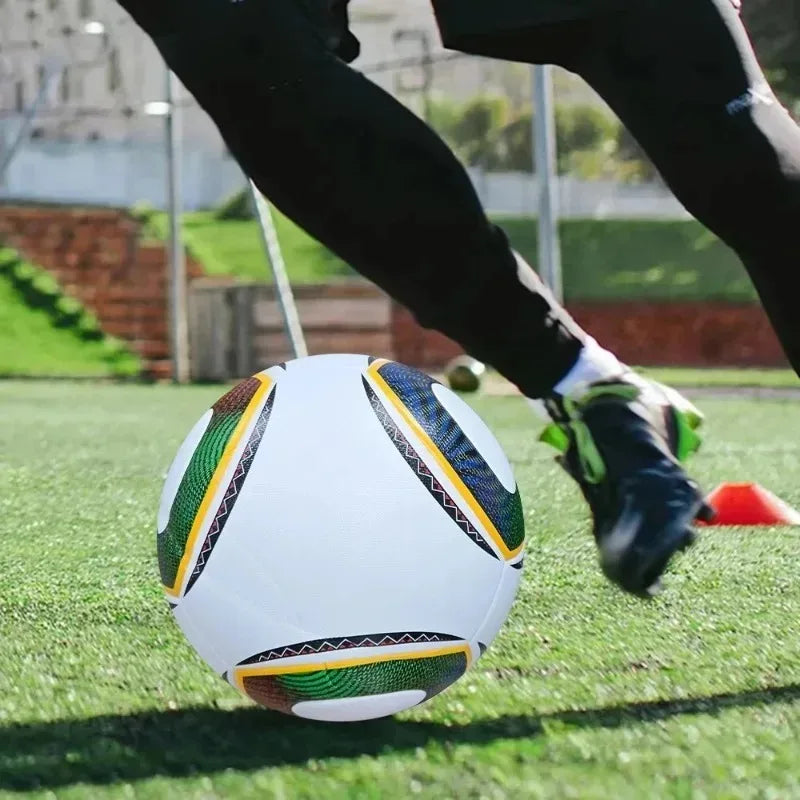 Football for Men High Quality Size 5 PU Adult futebol Kids Outdoor Sports Training balls 2010 Game Professional Team Soccerball