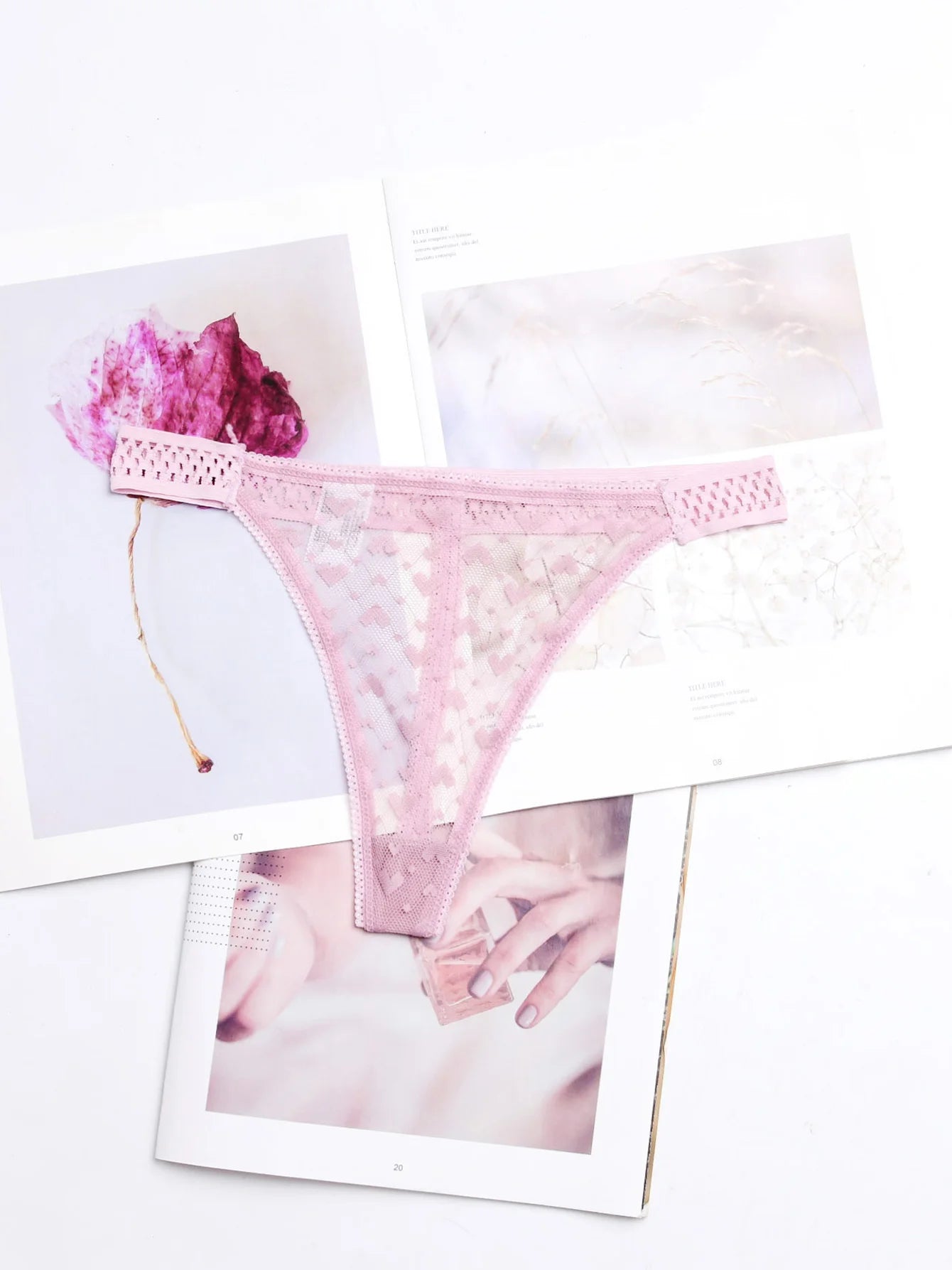 Women's Sexy lingerie Thongs G-string Underwear Panties Briefs Ladies T-back luxury peach heart thong pure cotton lace