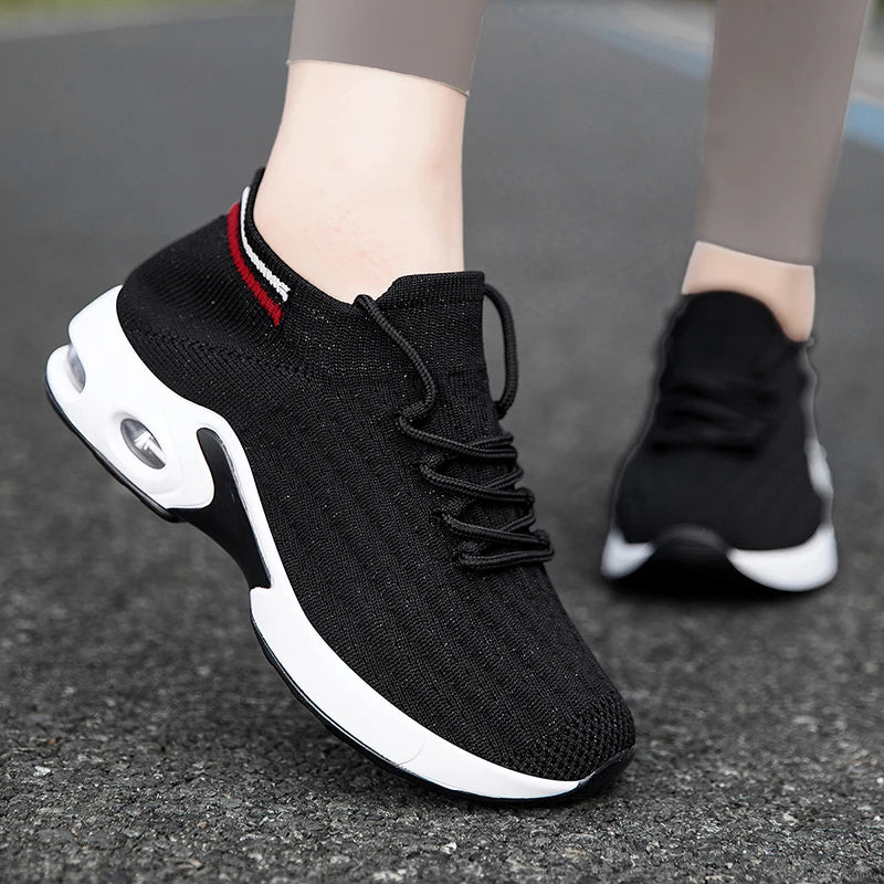 2025 New Women Walking Shoes Fashion Slip on Sock Sneakers Women Casual Breathable Wedges Shoes Ladies Loafers Flats Tenis shoes