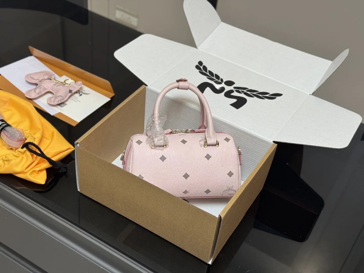 Fashion tote bag - genuine leather women's bag - Boston Aren mini pillow bag - Fashionable and versatile, with superior quality.