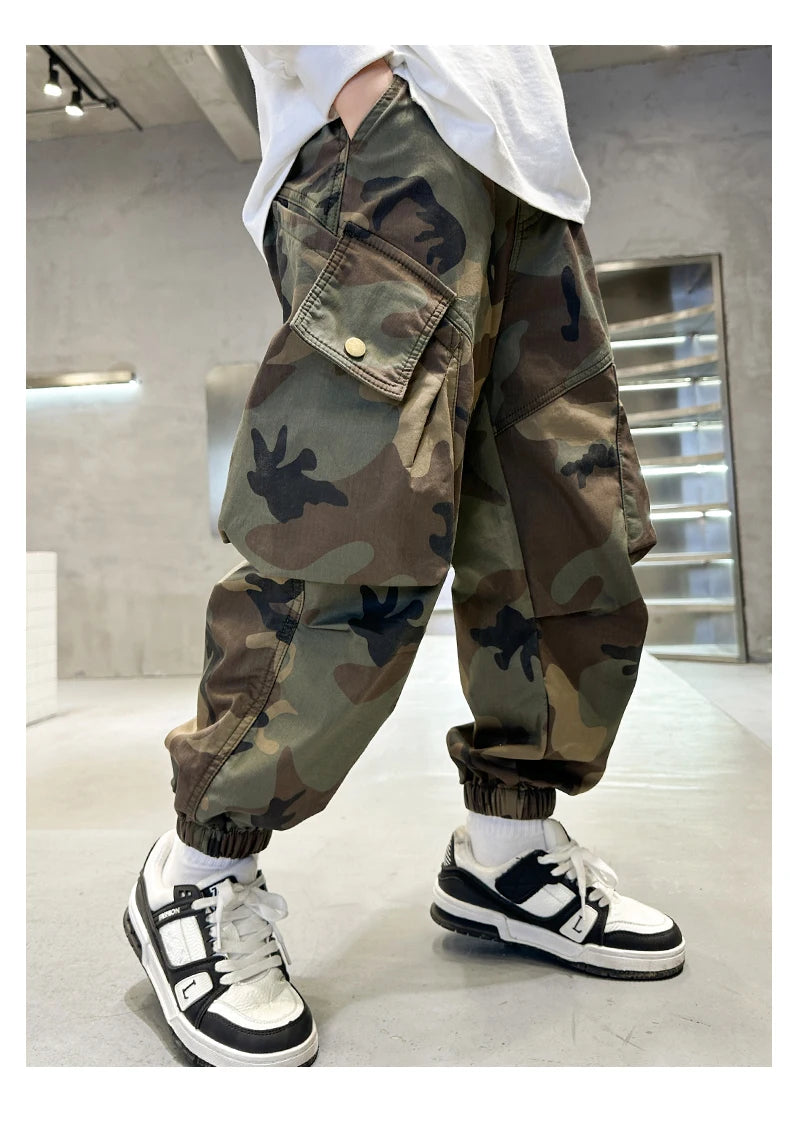Boys' camouflage pants, fashionable flip pocket work pants, autumn clothes, teenagers' sports ankle tied pants, suitable for com