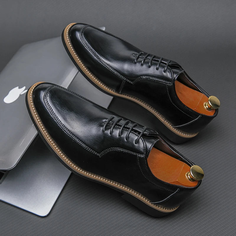 High End Brand Men's Party Formal Shoes Lace Up Pointed Men's Glossy Leather Shoes Classic Elegant Business Shoes Free Delivery
