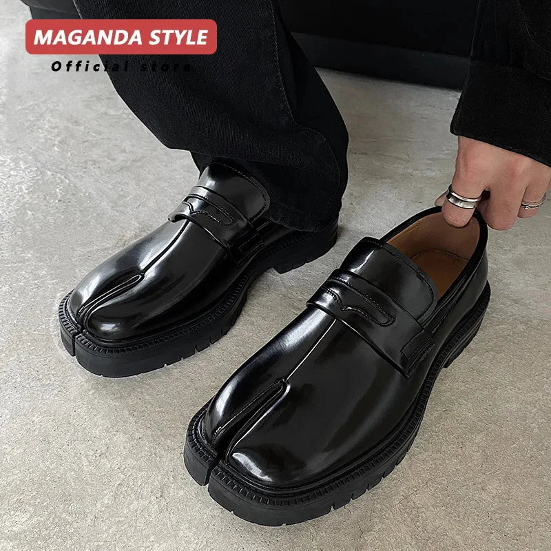 Maganda Split toe horseshoe shoes for men's thick sole Lefu shoes Tabi shoes patent leather shoes Korean version trend casual