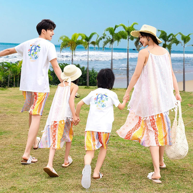 Dress 2025 Woman Vacation Couple Parent-child Beach Family Resorts Look Matching Holiday Outfit Mom Daughter Clothes Dad Son Set