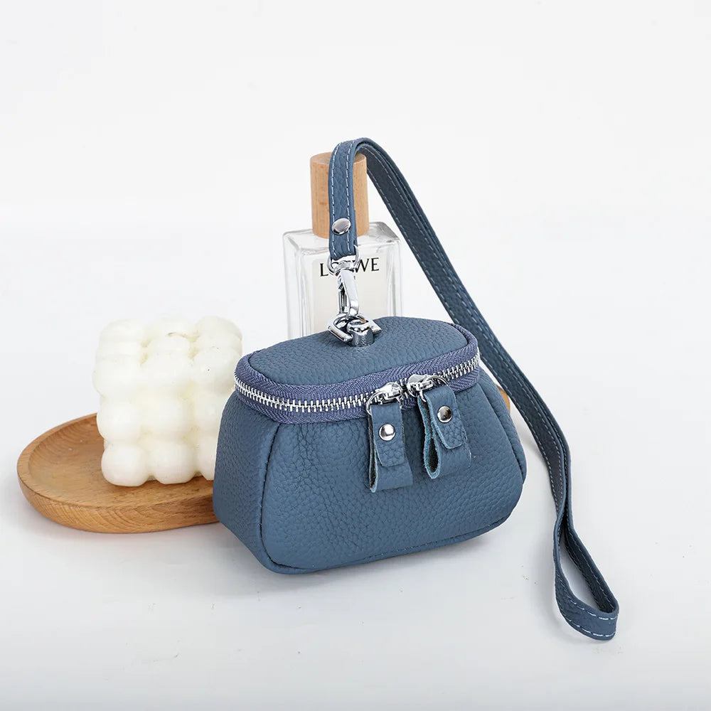 Ladies Genuine Leather Cosmetic Bag Fashion Cosmetic Case Makeup Bag Women Clutch Mini Toiletry Bag Cosmetic Pouch with Lanyard