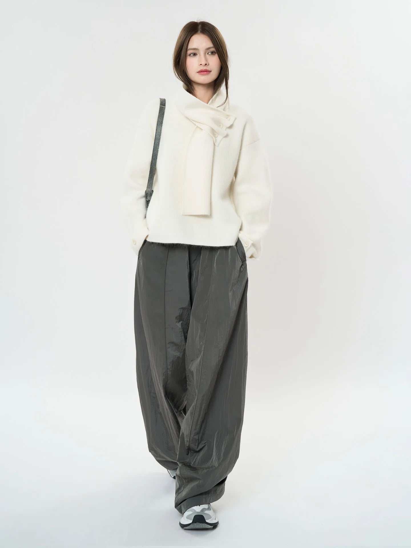 Winter wool sweater women's casual solid color round neck long sleeved scarf decoration loose sweater