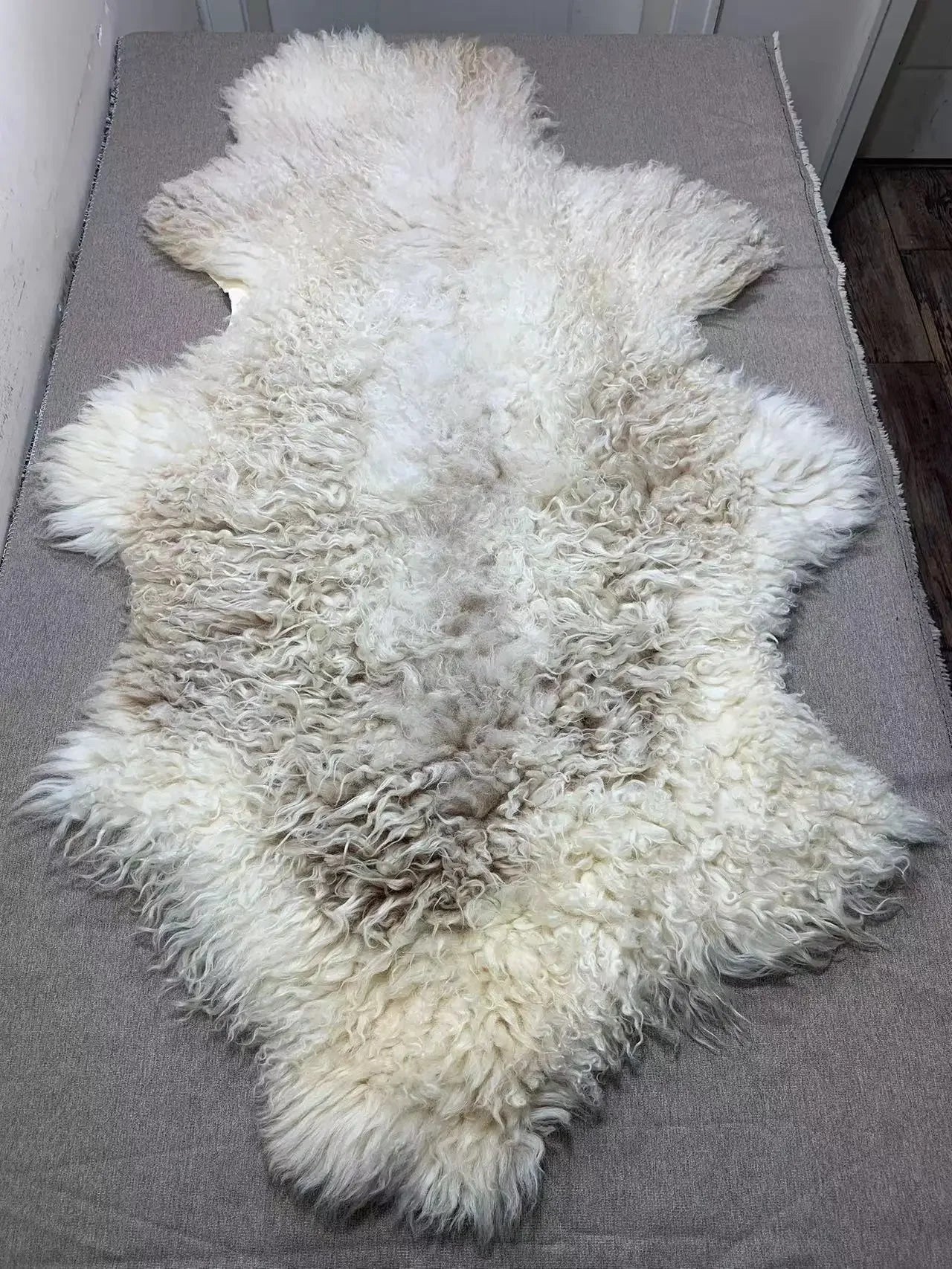 100%Sheepskin Bed Blanaturl sheepskin fur a one-piece orphan pattern sheepskin bedside blanket, leisure sofa cushion whole wool