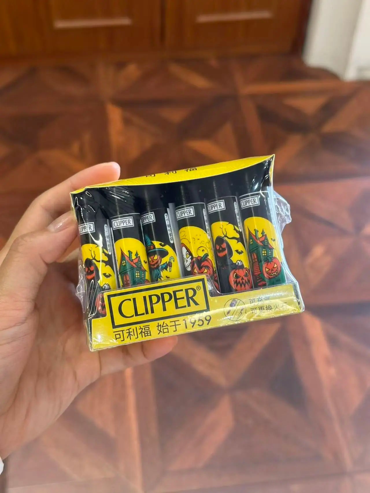 Clipper Lighter Grinding Wheel Mini Lighter Butane Flashlight Lighter (24pcs) Men's Small Tools Cool Gift Cigarette Accessories