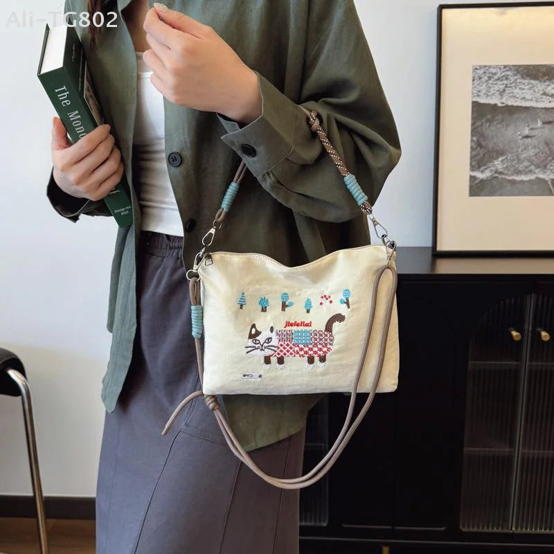 Ladies Tote Bag Lazy Ins Wind Japanese Embroidery Fashion Joker Large-capacity Durable Shoulder Bag Commuter Messenger Bag