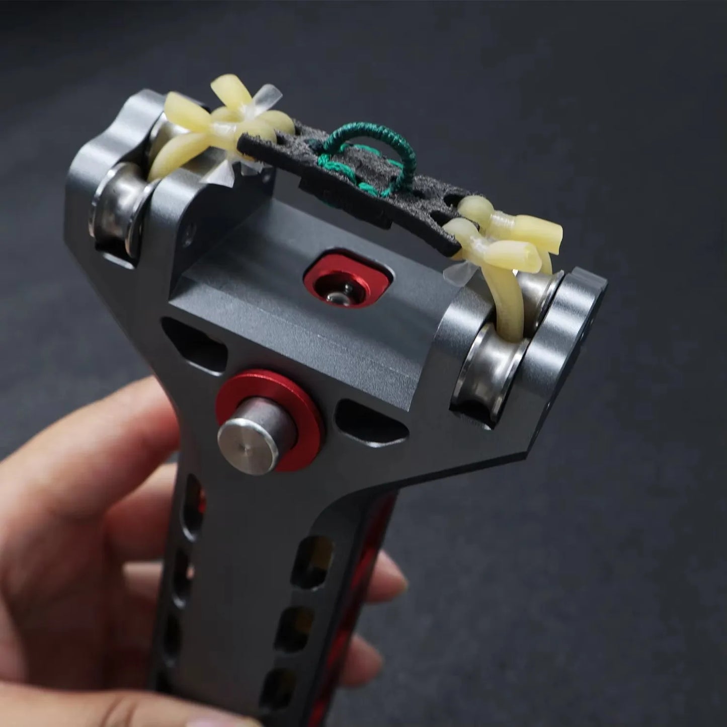 G5 Slingshot Can Automatically Fire Multiple Rounds of All Metal Automatic Bead Rapid Fire Slingshot with Rubber Band
