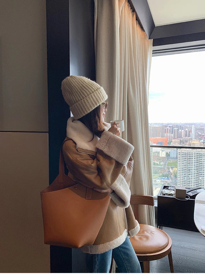 2025 Autumn Winter Fur Integrated Lamb Wool Coat Women's European And American Street Temperament Fashion Locomotive Fur Coat