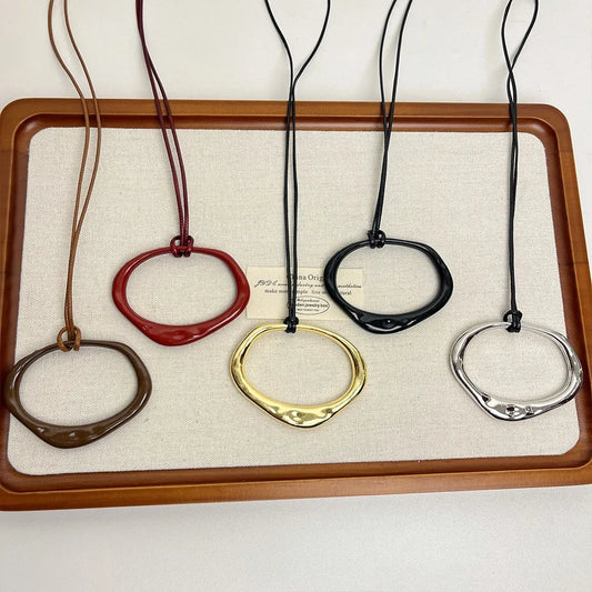 Long Adjustable Women's Necklace with Simple Geometric Irregular Pendant Design Sensation Minimalist Leather Rope Accessory