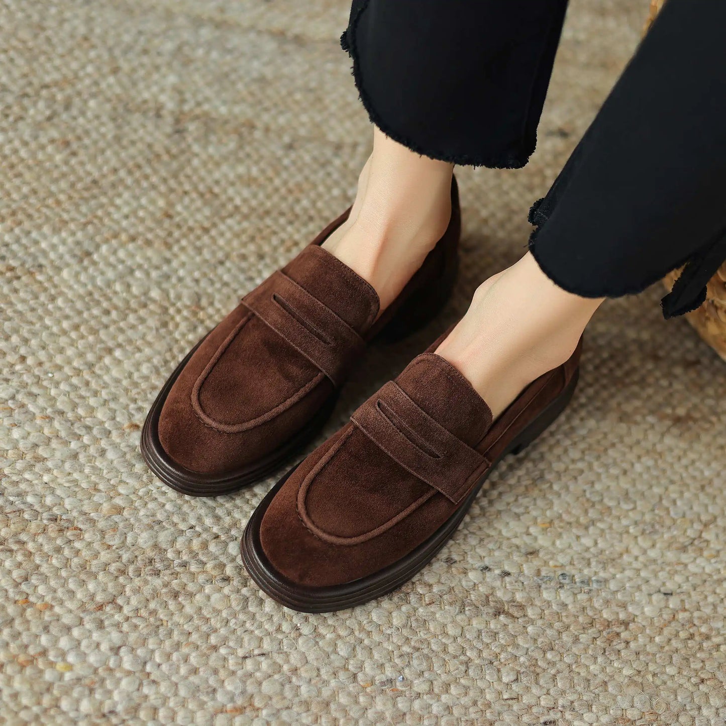 Krazing Pot Sheep Suede Size 34-41 Round Toe Med Heels Retro Mature Loafers Slip On Casual Spring Shoes Dating Brand Women Pumps