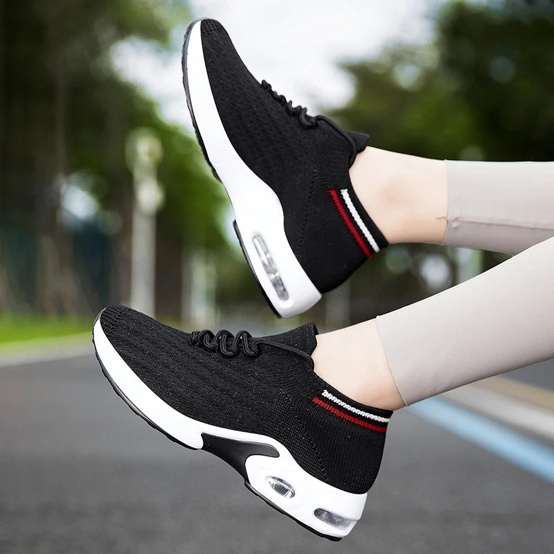 2025 New Women Walking Shoes Fashion Slip on Sock Sneakers Women Casual Breathable Wedges Shoes Ladies Loafers Flats Tenis shoes