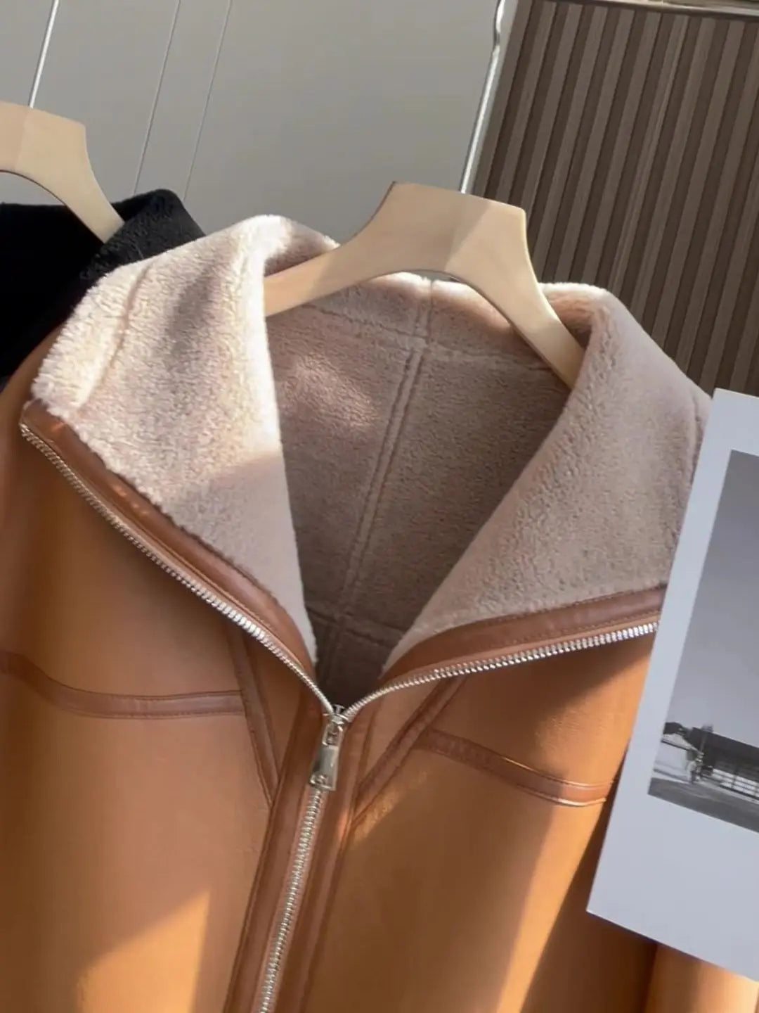 2025 Autumn Winter Fur Integrated Lamb Wool Coat Women's European And American Street Temperament Fashion Locomotive Fur Coat