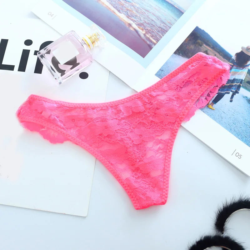 Women Sexy Thongs  Scalloped Floral Lace Fine Lingerie Low Waist Translucent Breathable Hollow Sheer Sexy Intimate Lingerie