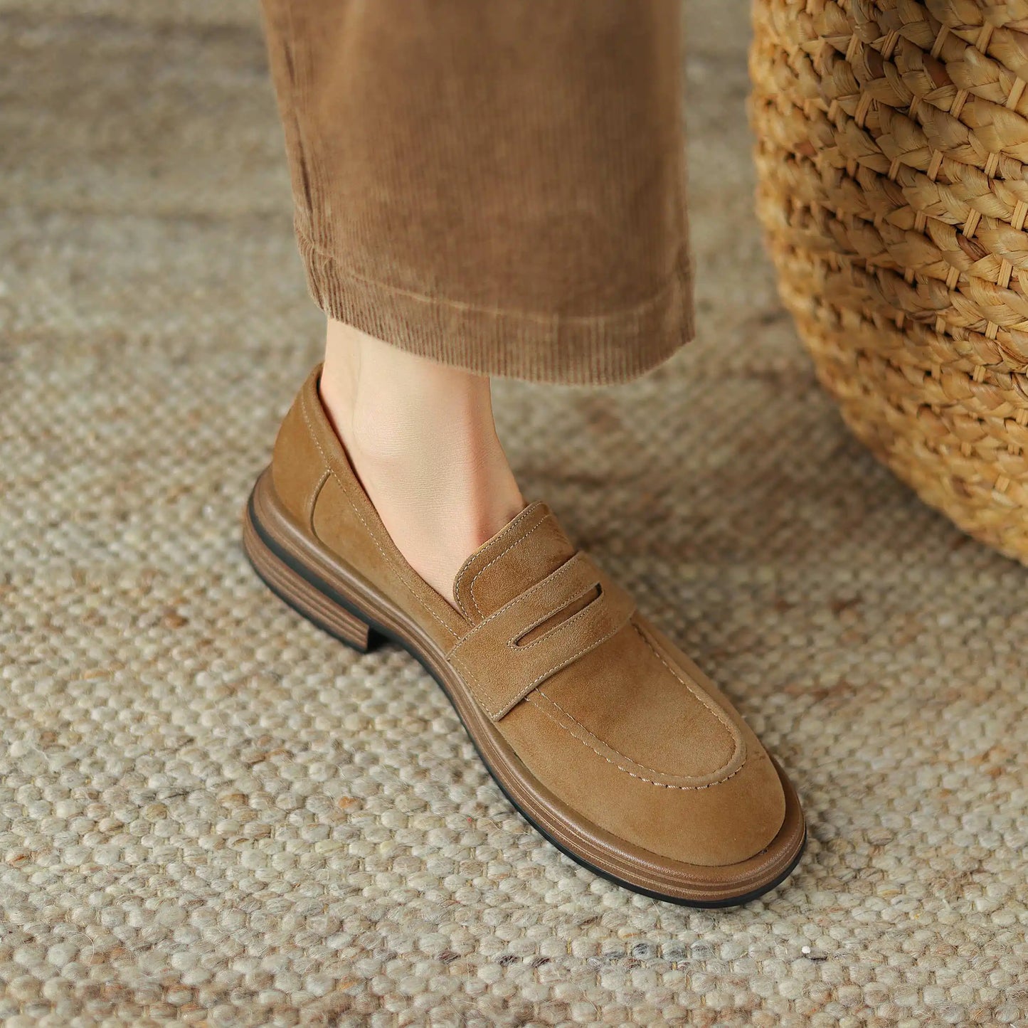 Krazing Pot Sheep Suede Size 34-41 Round Toe Med Heels Retro Mature Loafers Slip On Casual Spring Shoes Dating Brand Women Pumps