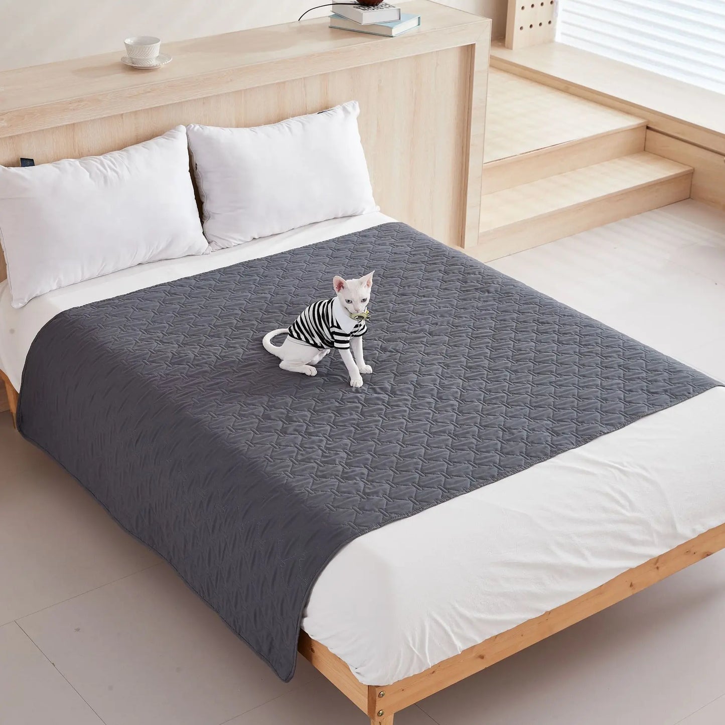 Waterproof Pet Mattress Non-slip Reusable Pet Pad Protective Cat Sofa Cushion Light Easy Clean Small Dog Mat in Spring