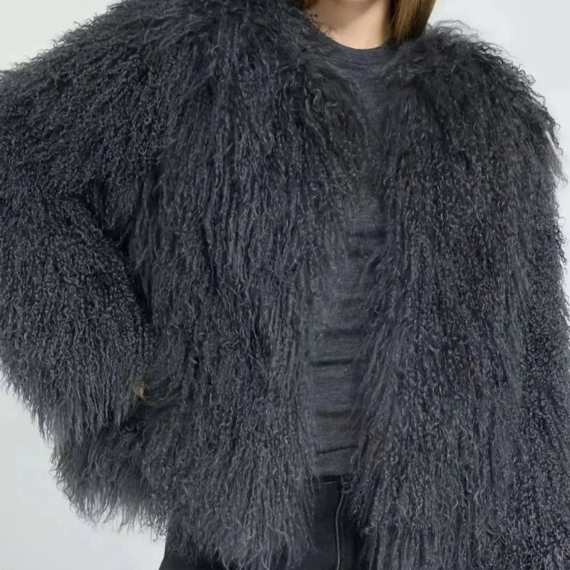 Mongolian sheepskin fashionable and luxurious women's coat for winter, providing warmth, high street style, natural material, du