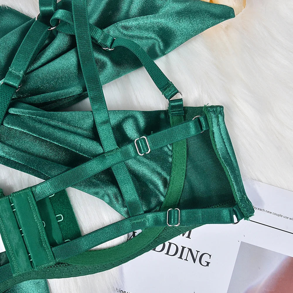 Lingerie's new hot selling European and American lingerie with exquisite bow and hollow out sexy three piece set with steel ring
