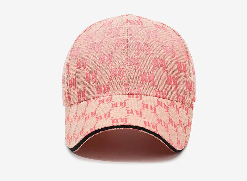 Elegant and Trendy White Baseball Cap: A Blend of Style and Versatility