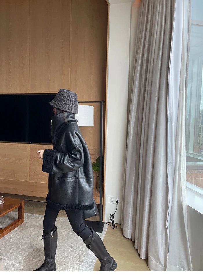 2025 Autumn Winter Fur Integrated Lamb Wool Coat Women's European And American Street Temperament Fashion Locomotive Fur Coat