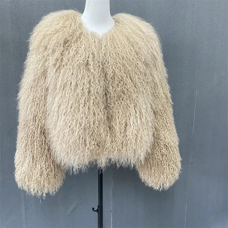 Mongolian sheepskin fashionable and luxurious women's coat for winter, providing warmth, high street style, natural material, du