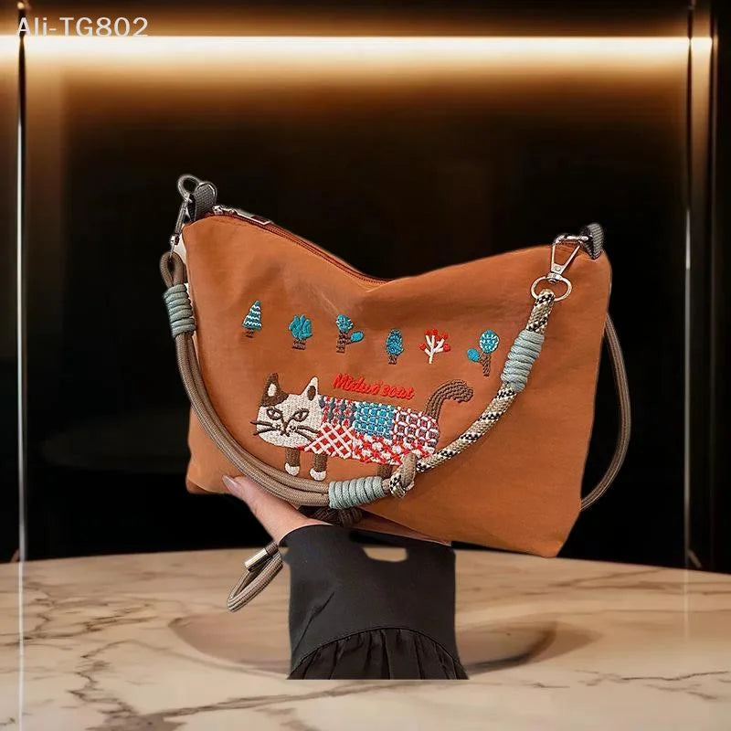 Ladies Tote Bag Lazy Ins Wind Japanese Embroidery Fashion Joker Large-capacity Durable Shoulder Bag Commuter Messenger Bag