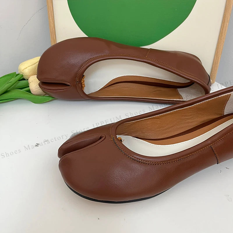 IPPEUM Tabi Footwear Shoes For Women 2026 New Fashion 36-44 Plus Size Ballet Flats Shoes With Split Toe