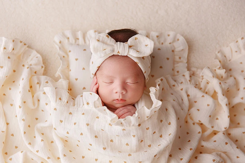Newborn Photography Wrap Soft Beige Backdrop Blanket 0-1 Month Baby Shoot Background with Pocket Bow Headband Pillow Photo Prop