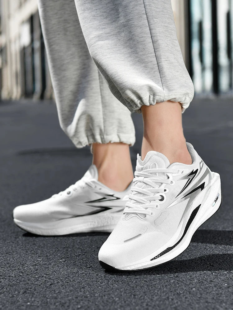 Running shoes for Outdoor use, Fashionable for Both Men and Women, Comfortable and Breathable sports and Casual shoes. black 10