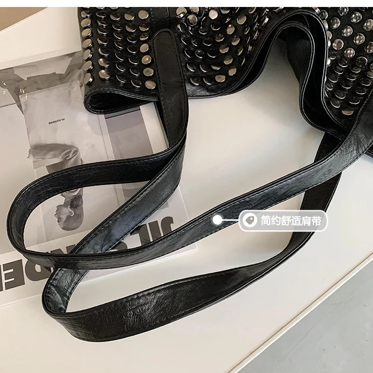 Casual Women Handbag And Purse Large Capacity Tote Bag High Quality Lady Bag Vintag Soft Pu Leather Rivet Shoulder Bags