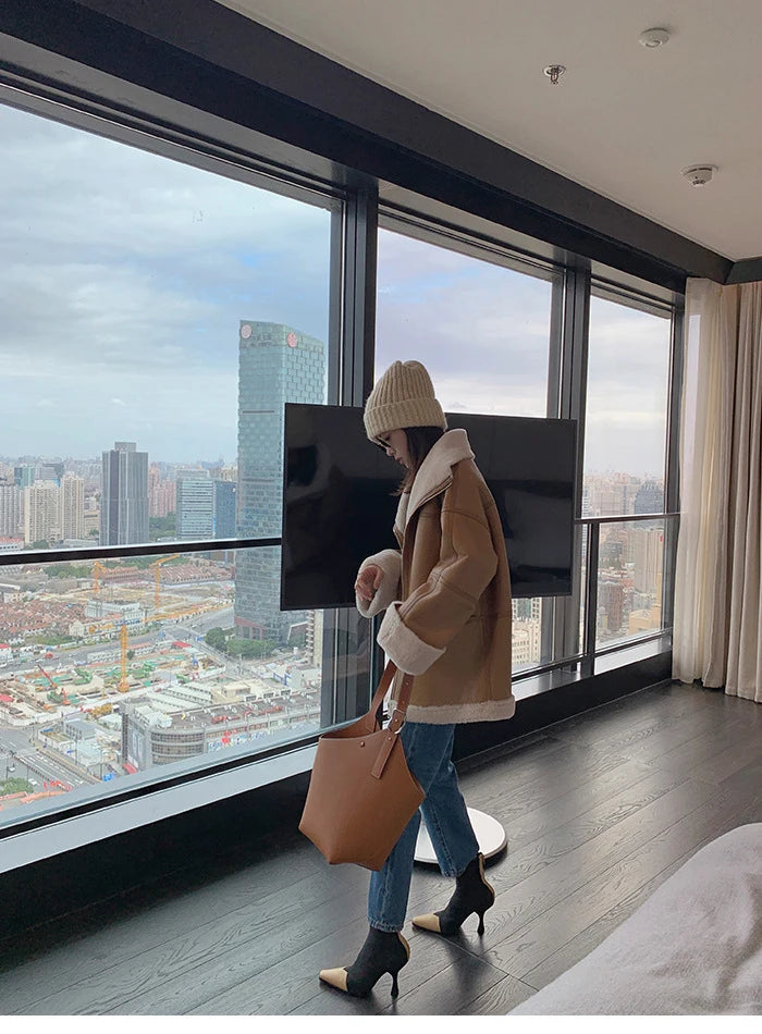 2025 Autumn Winter Fur Integrated Lamb Wool Coat Women's European And American Street Temperament Fashion Locomotive Fur Coat
